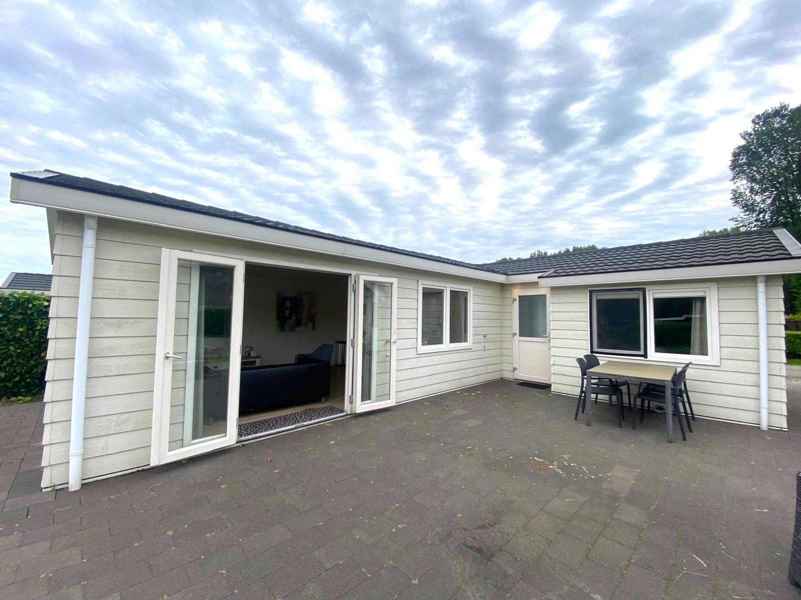 2-bedroom freehold villa in Halfweg — photo 2 of 5