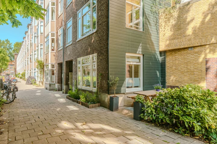 Photo 2 of Curaçaostraat 92-H