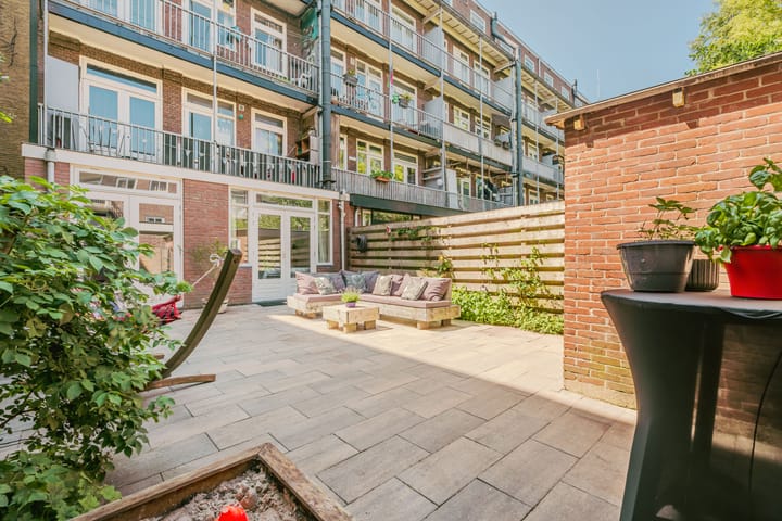 Photo 17 of Curaçaostraat 92-H