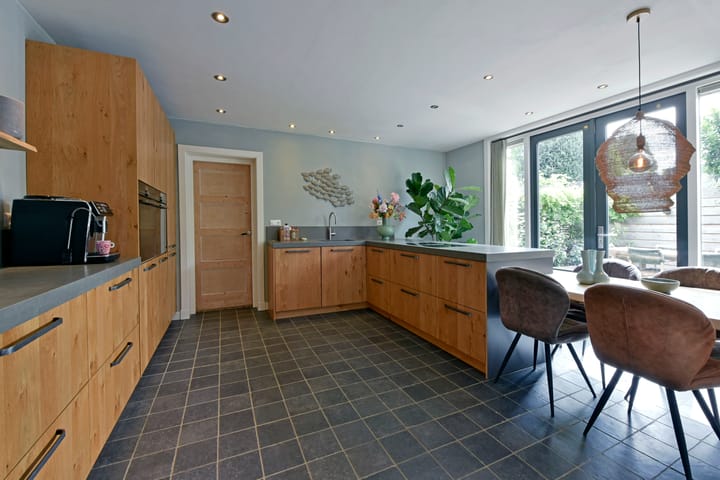 Photo 8 of van Heemstrastraat 3