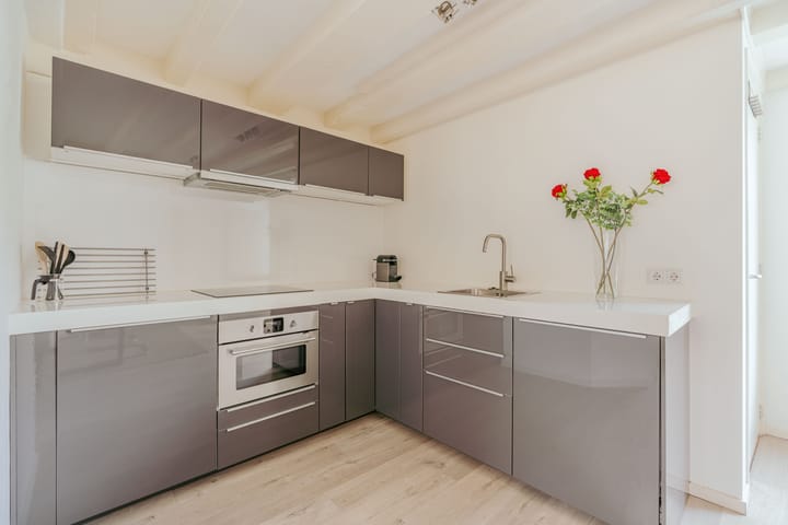 Photo 11 of Laurierstraat 74-2