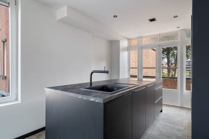 Photo 10 of Wapenveldestraat 18