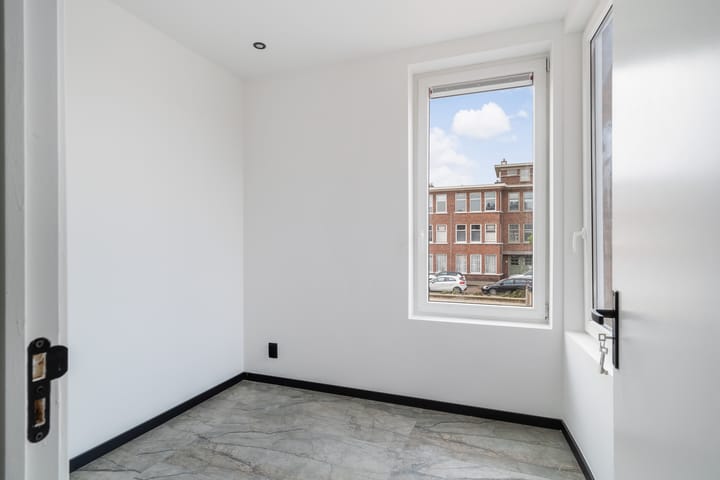 Photo 29 of Wapenveldestraat 18