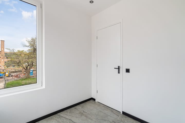 Photo 30 of Wapenveldestraat 18