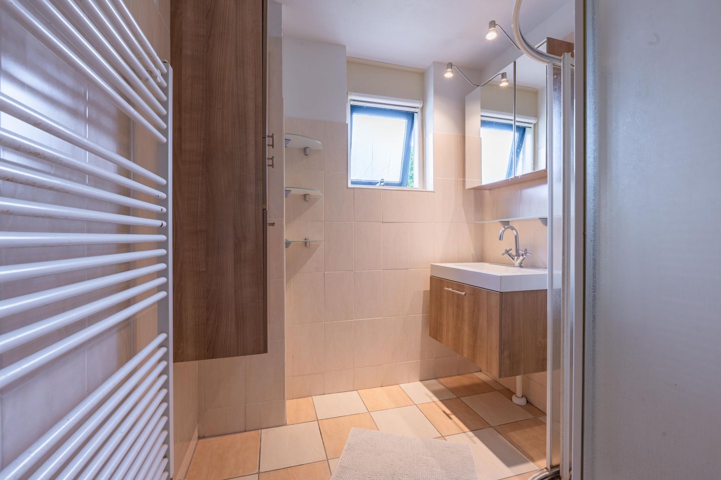 Photo 65 of Galderie 16