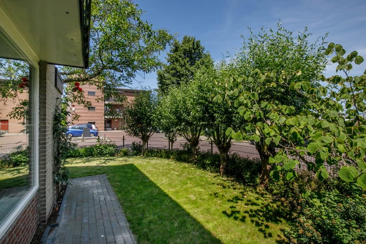 Foto 37 van Leliestraat 18