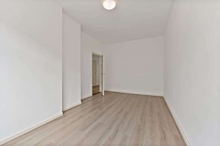 Foto 10 van Damasstraat 241