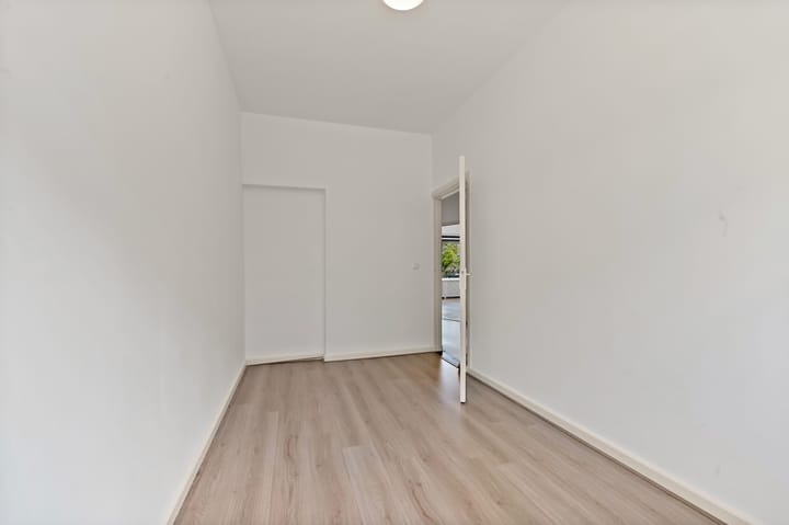 Foto 13 van Damasstraat 241