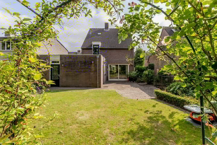 Photo 33 of Vogelkers 11