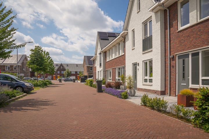 Foto 2 van Annie M.G. Schmidthof 13