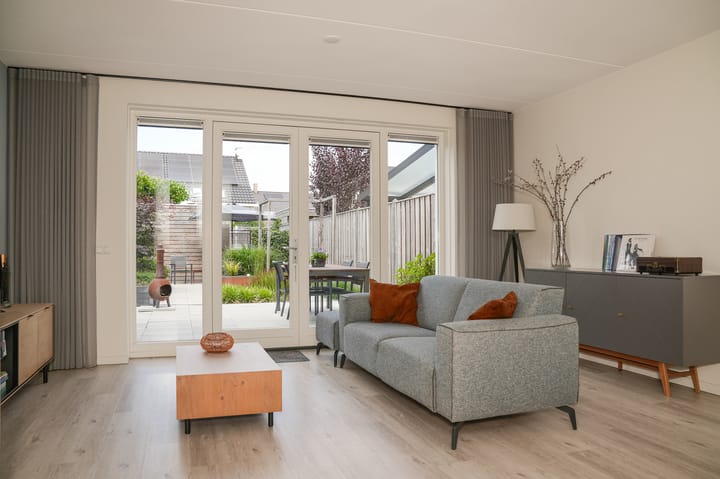 Photo 7 of Annie M.G. Schmidthof 13