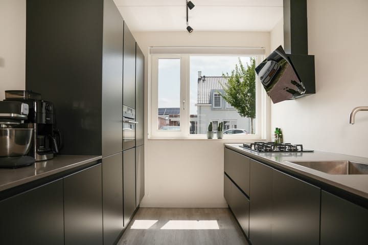 Photo 14 of Annie M.G. Schmidthof 13