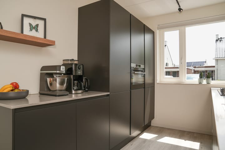 Photo 16 of Annie M.G. Schmidthof 13