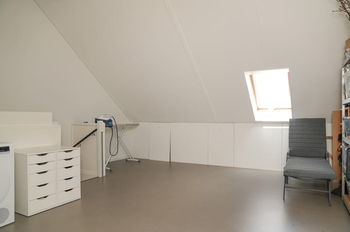 Photo 25 of Annie M.G. Schmidthof 13