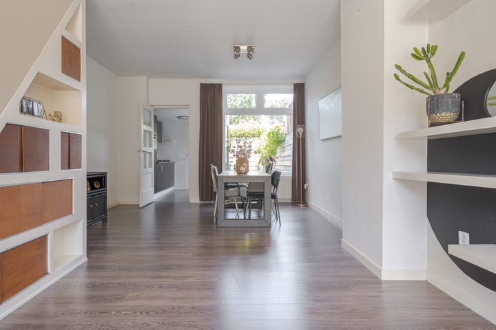 Foto 6 van M A de Ruyterstraat 31