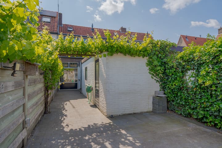 Foto 10 van M A de Ruyterstraat 31