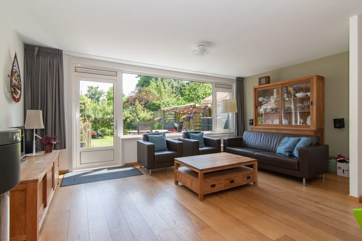 Foto 3 van Rozenwater 15