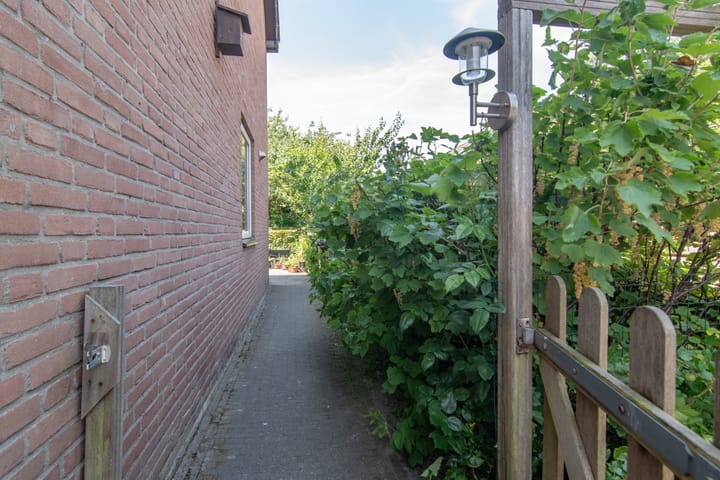 Foto 32 van Rozenwater 15