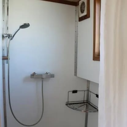 Photo 35 of J.B. Bakemakade 25