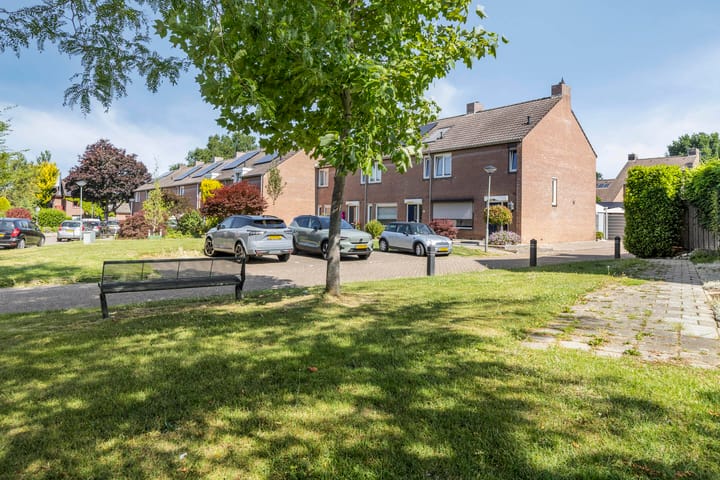 Foto 40 van Burgemeester Lambertstr 25