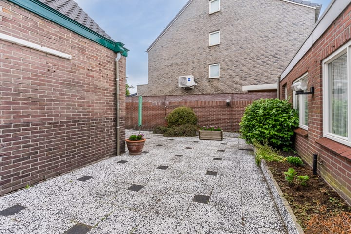 Foto 34 van Waalreseweg 132