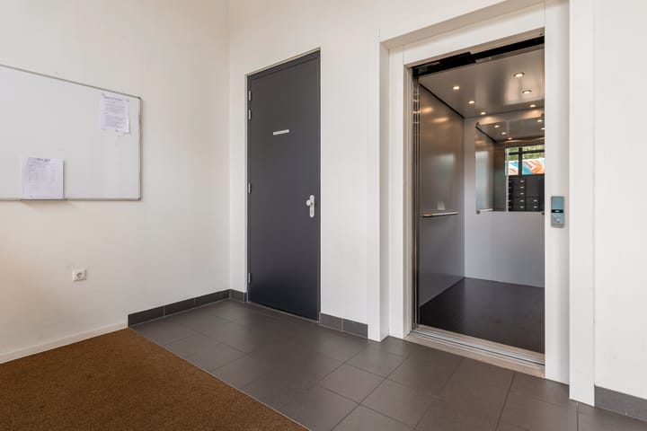 Foto 8 van Makelaarstraat 8-G