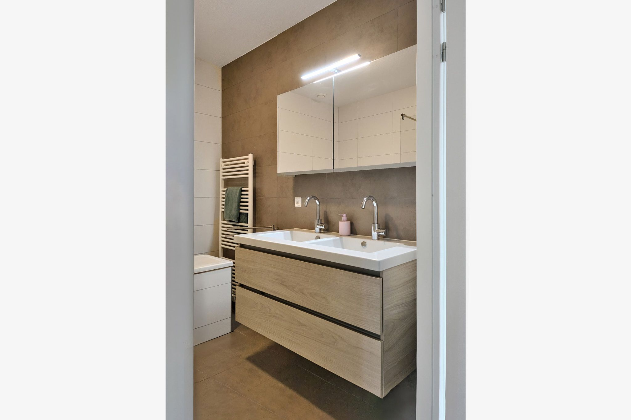 Foto 27 van Folgeralaan 2-7