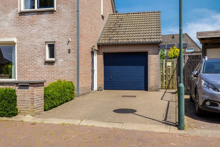 Photo 36 of Columbuslaan 3