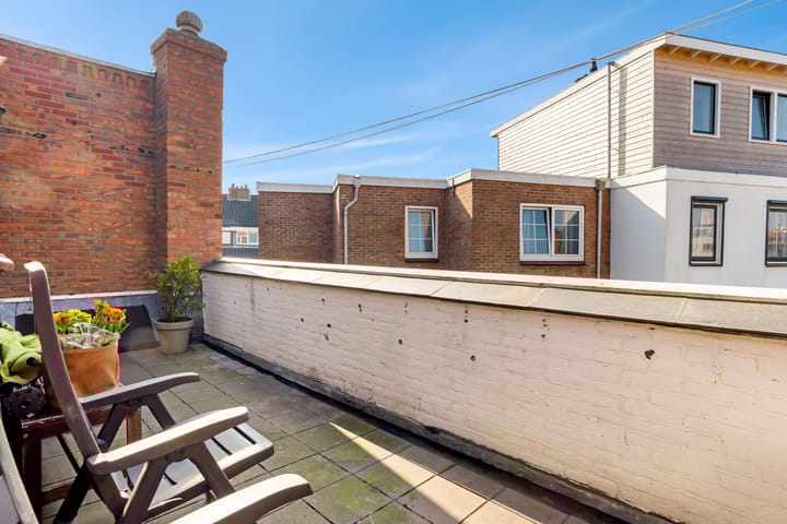 Photo 15 of Bilderdijkstraat 30-RD