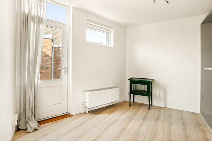 Photo 24 of Bilderdijkstraat 30-RD