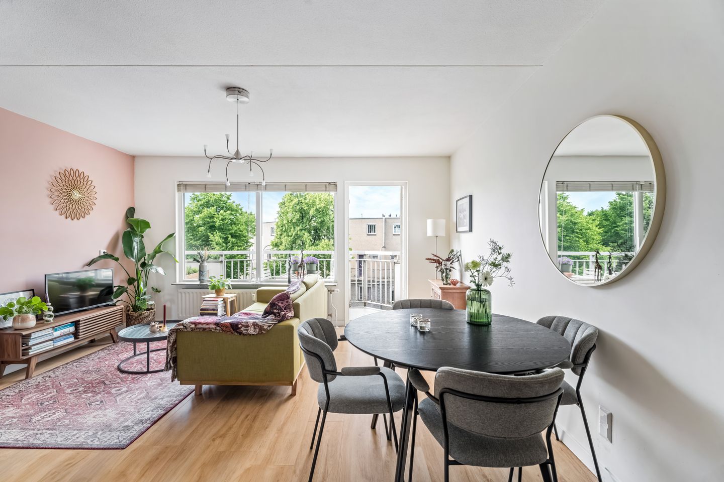 Photo 1 of Gravin van Burenlaan 47