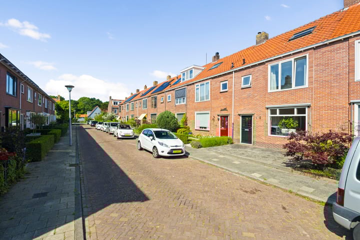 Foto 2 van Ceramstraat 15