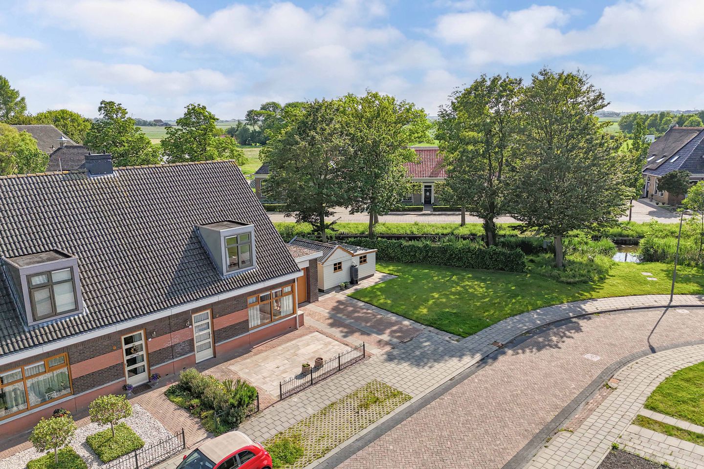 Photo 1 of Dekemastraat 2