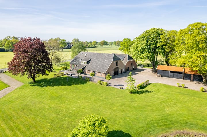 Foto 69 van Landstraat 34