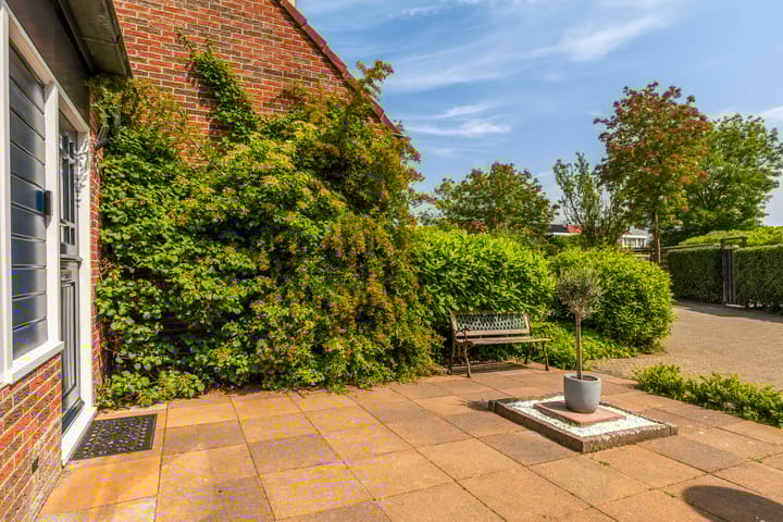 Photo 6 of Pieter Meeterstraat 8