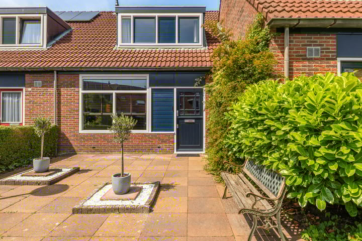 Photo 7 of Pieter Meeterstraat 8