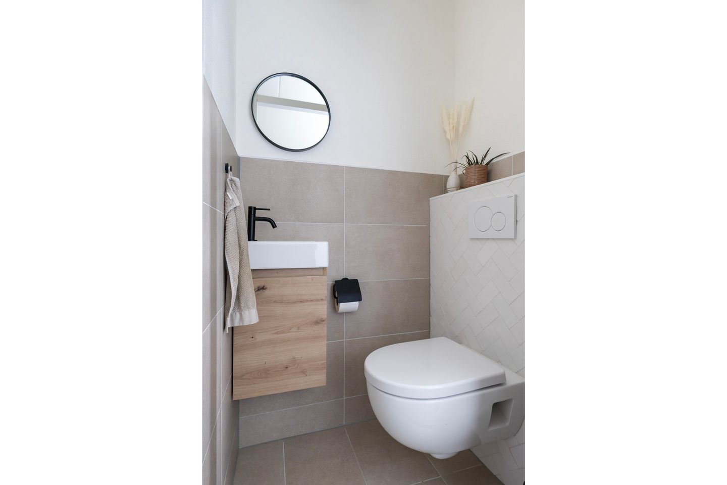 Photo 10 of Pieter Meeterstraat 8