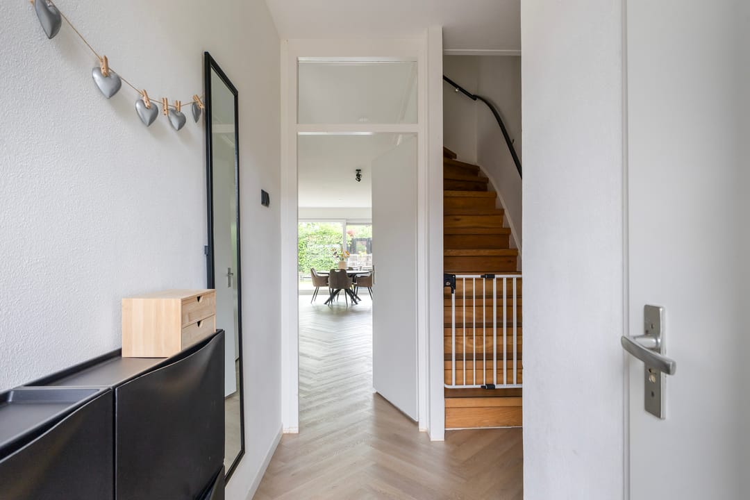 Photo 11 of Pieter Meeterstraat 8