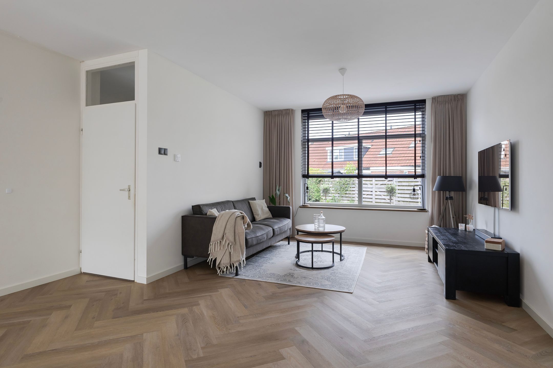 Photo 12 of Pieter Meeterstraat 8