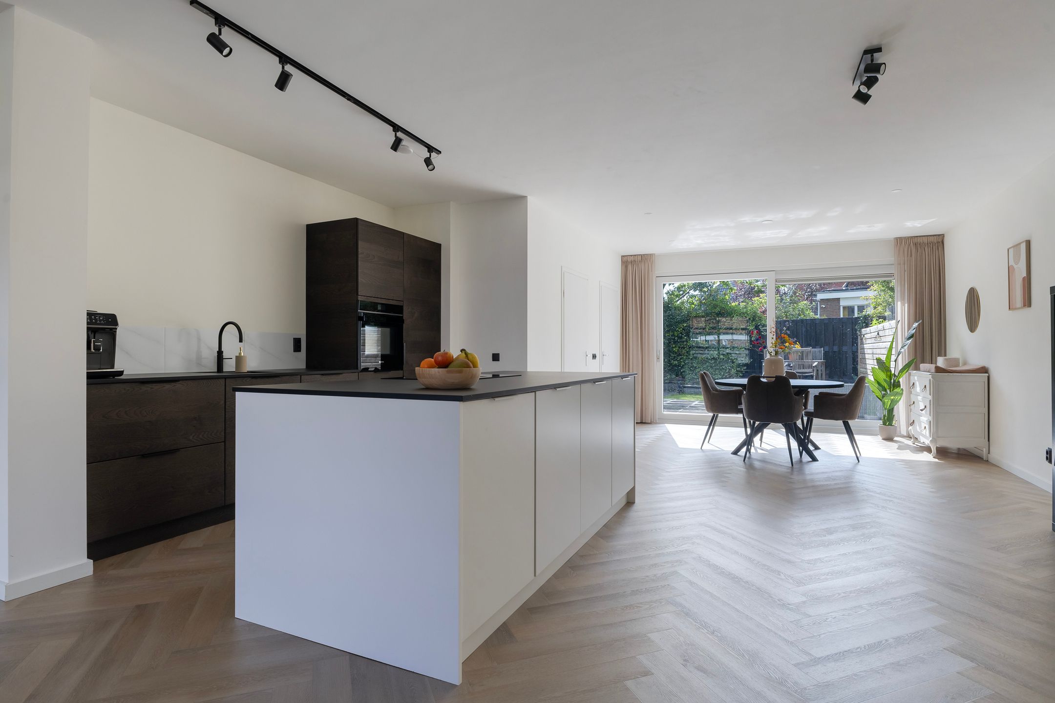 Photo 15 of Pieter Meeterstraat 8