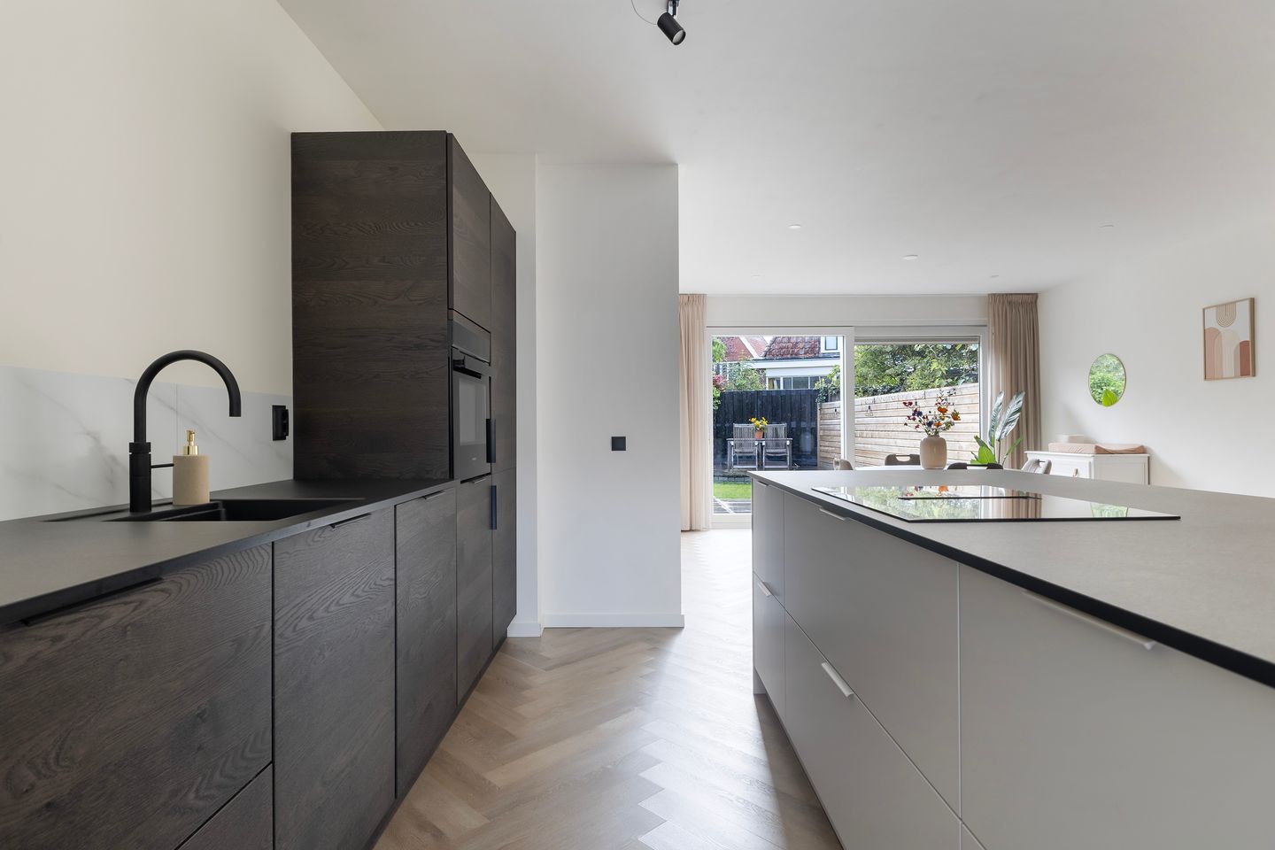 Photo 19 of Pieter Meeterstraat 8