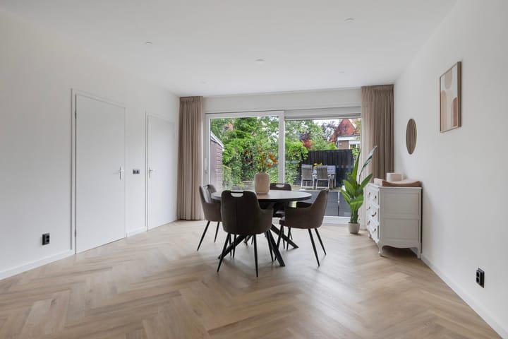 Photo 20 of Pieter Meeterstraat 8