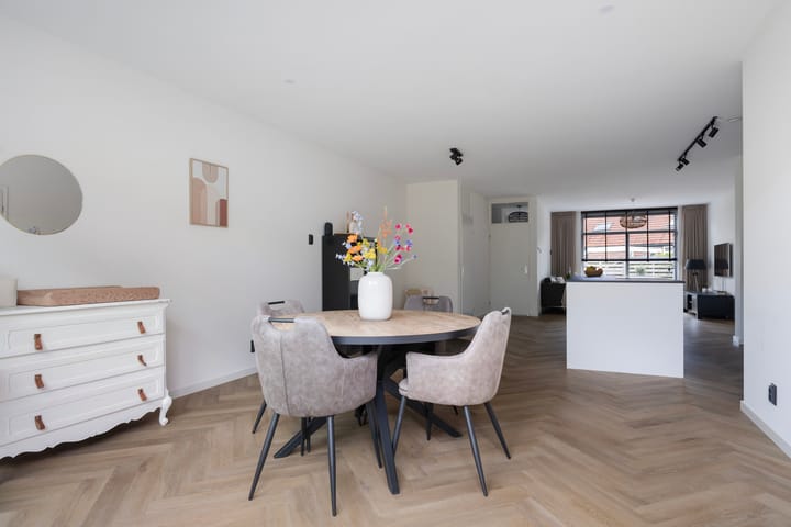 Photo 21 of Pieter Meeterstraat 8