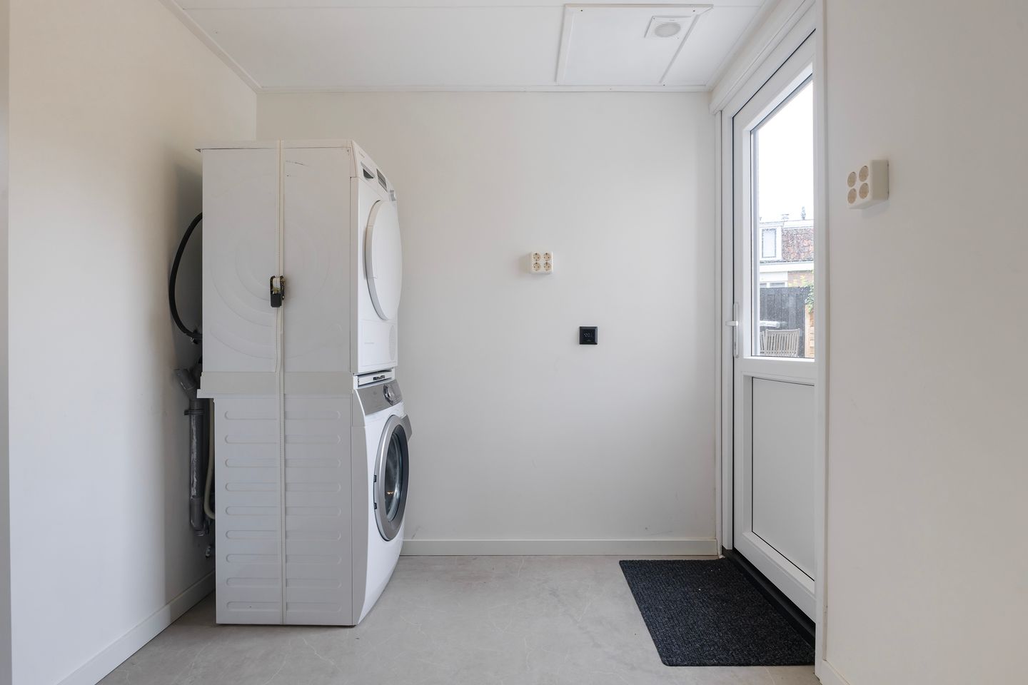 Photo 25 of Pieter Meeterstraat 8