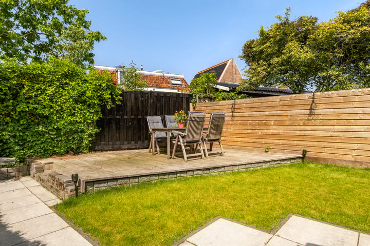 Photo 27 of Pieter Meeterstraat 8