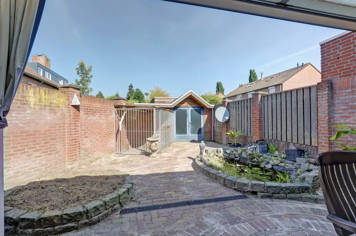 Foto 4 van Veldm. Montgomeryhof 55