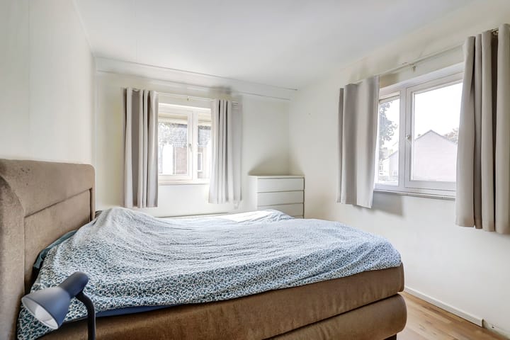 Foto 16 van Veldm. Montgomeryhof 55