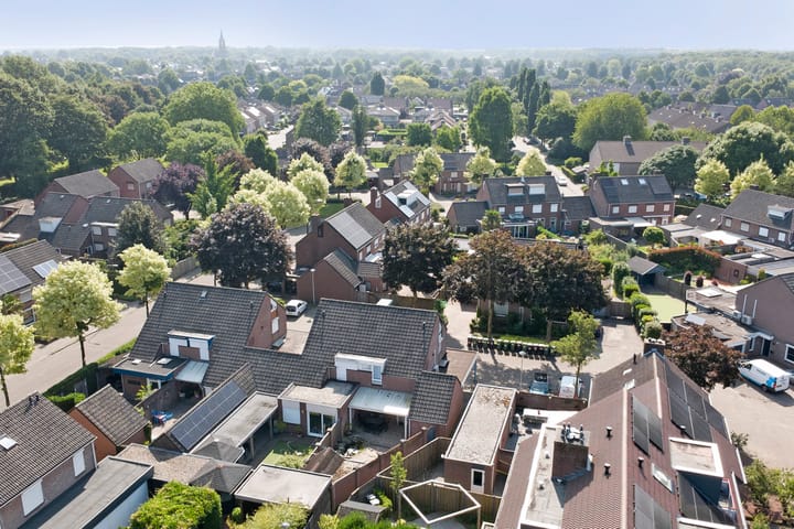 Foto 39 van Veldm. Montgomeryhof 55