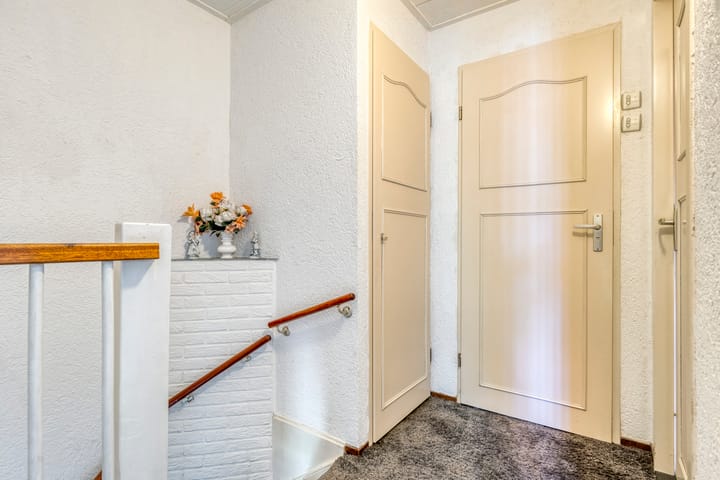 Photo 15 of Moutmolenstraat 25