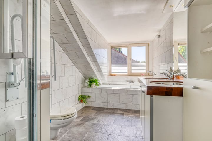 Photo 18 of Moutmolenstraat 25